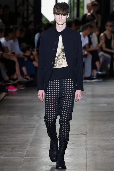 Look 28